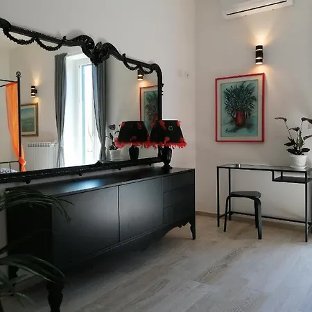 Love Mirrors And Flowers - Affitti Brevi Italia Apartment *